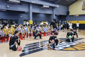 美式篮球训练营青少年